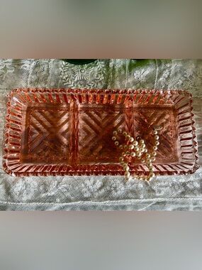 Vintage Indiana Glass Company Pink Depression Glass Divided Dish “Windsor”.